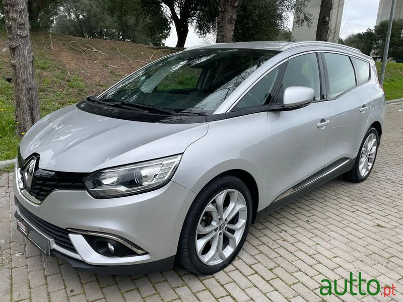 2018' Renault Grand Scenic photo #1