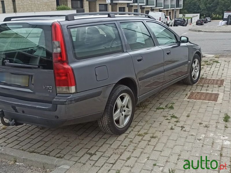 2003' Volvo V70 photo #4