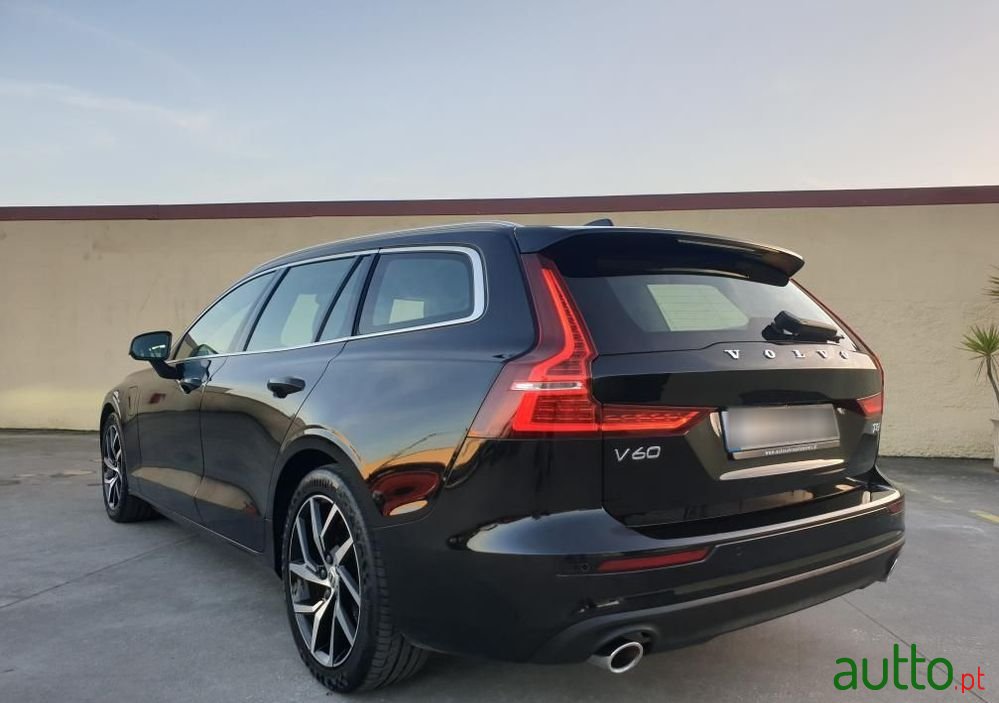 2020' Volvo V60 photo #4