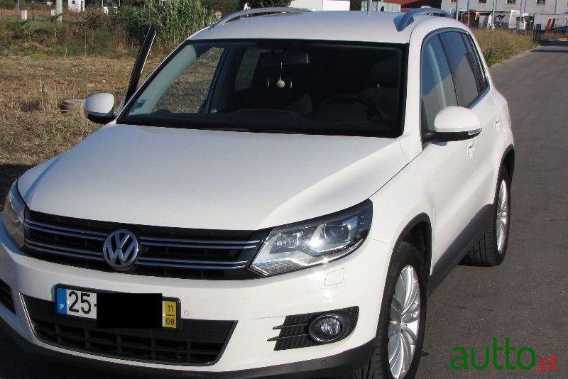 2011' Volkswagen Tiguan 2.0 Tdi Sport photo #2