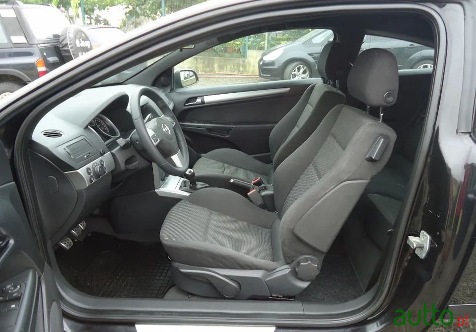 2007' Opel Astra Gtc photo #6