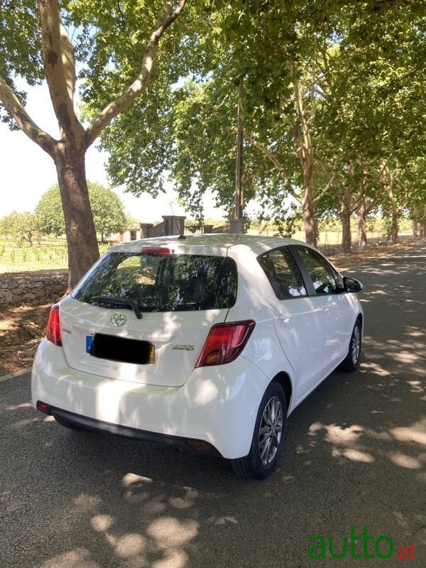 2016' Toyota Yaris photo #3