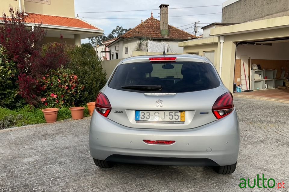 2017' Peugeot 208 photo #5