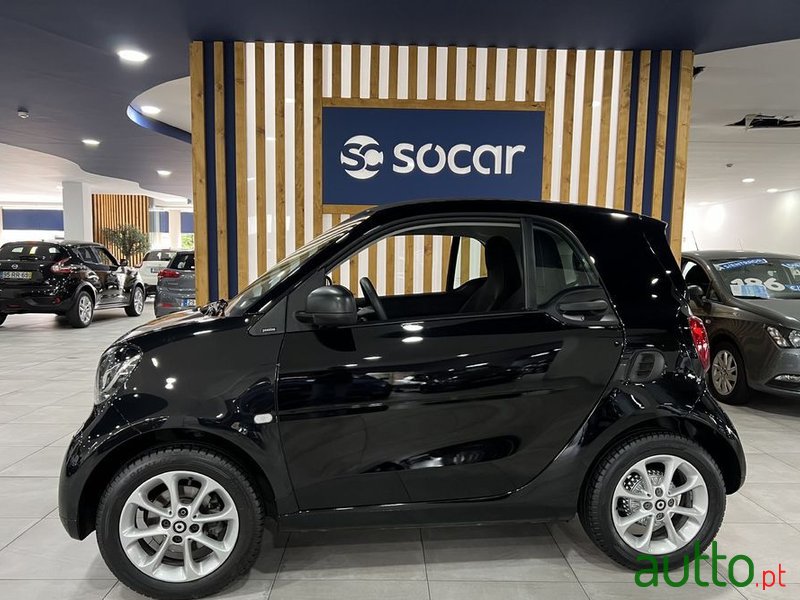 2019' Smart Fortwo photo #2