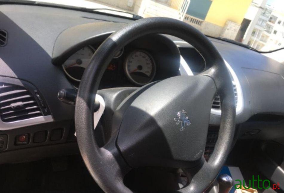2010' Peugeot 206 1.1 photo #3