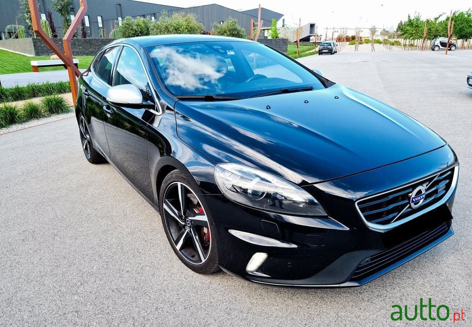 2014' Volvo V40 photo #1