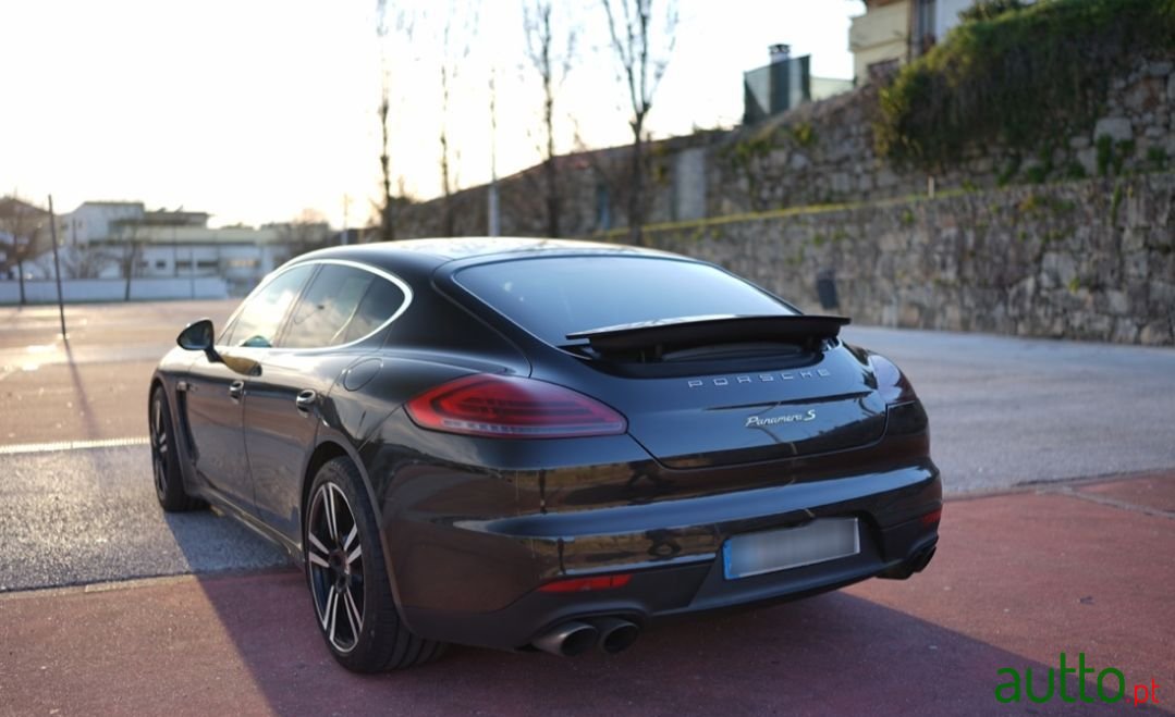2014' Porsche Panamera photo #4