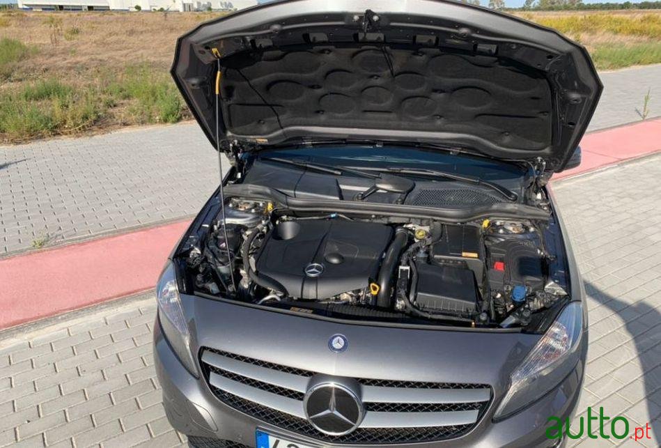 2013' Mercedes-Benz A-200 photo #4