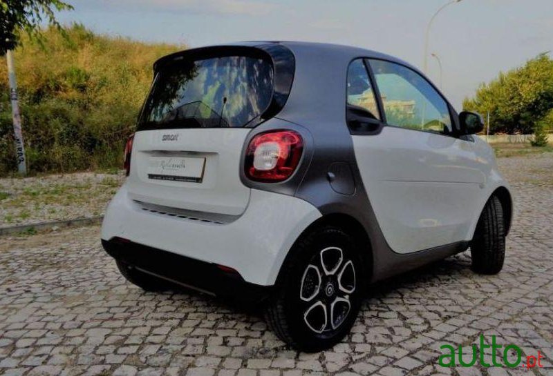 2017' Smart Fortwo 1.0 Passion 90 photo #2