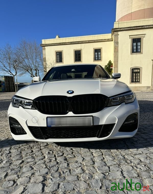 2019' BMW 330 E Pack M Auto photo #2