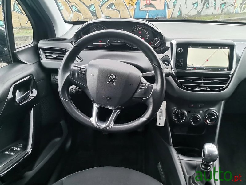 2019' Peugeot 208 photo #5