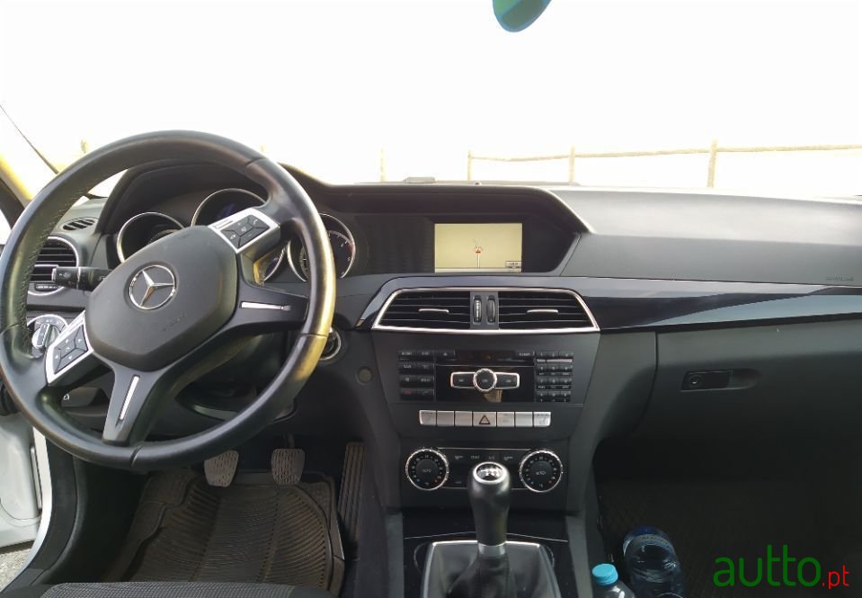 2013' Mercedes-Benz C-220 photo #5