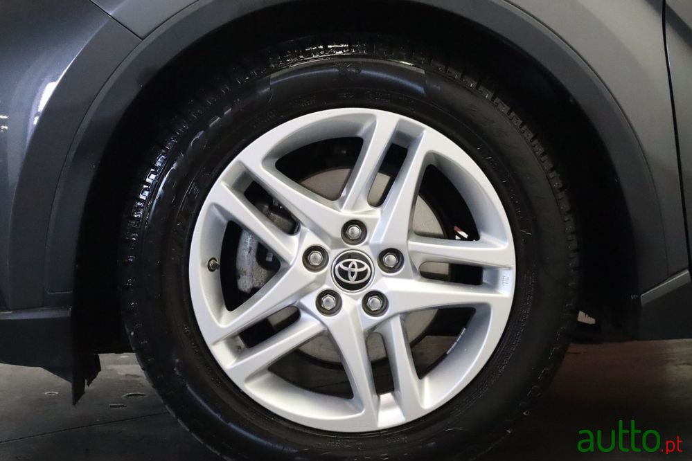 2023' Toyota C-HR 1.8 Hybrid Comfort photo #5