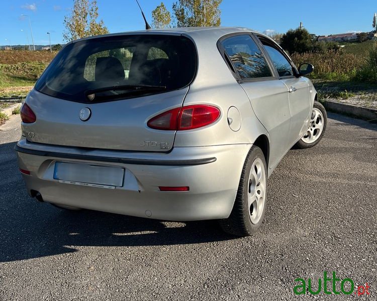 2004' Alfa Romeo 147 photo #2