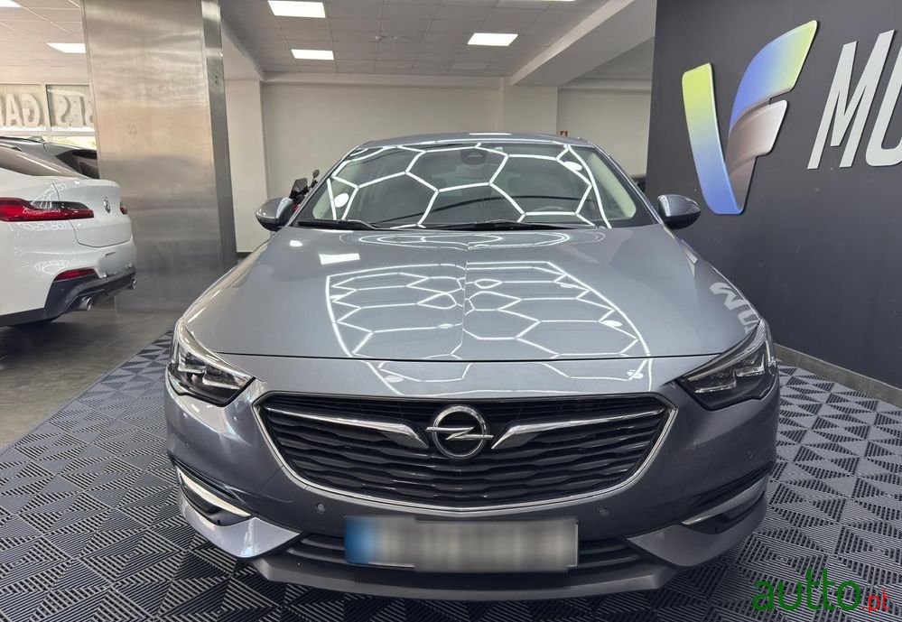 2018' Opel Insignia Grand Sport photo #3