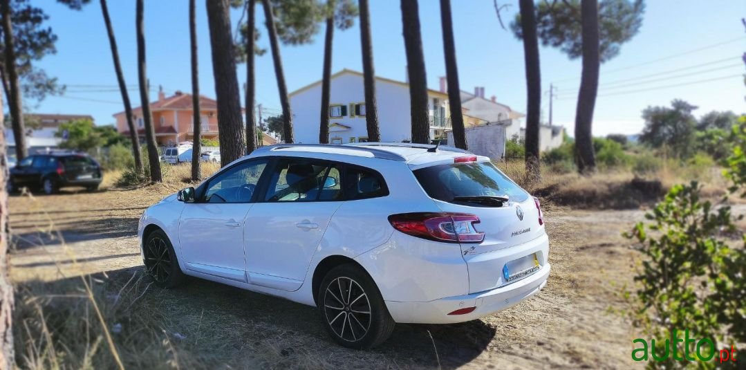 2012' Renault Megane Sport Tourer photo #3