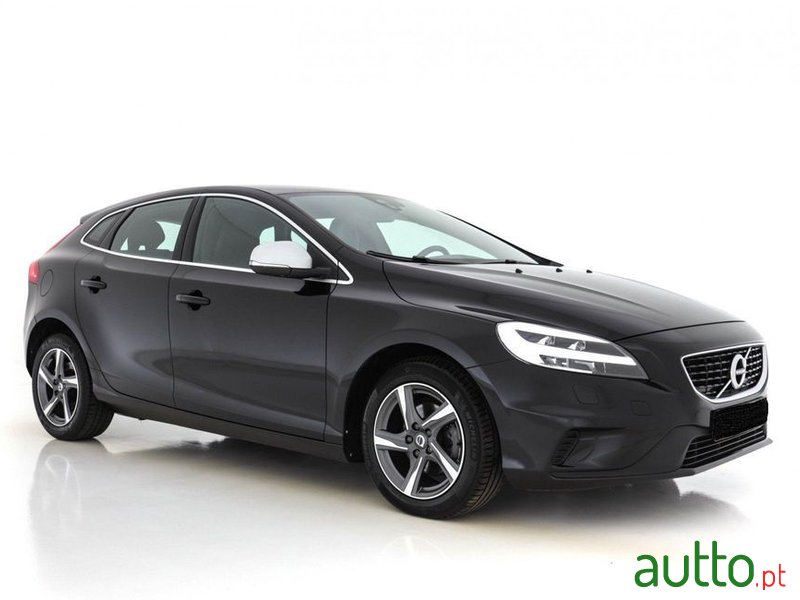 2018' Volvo V40 photo #2