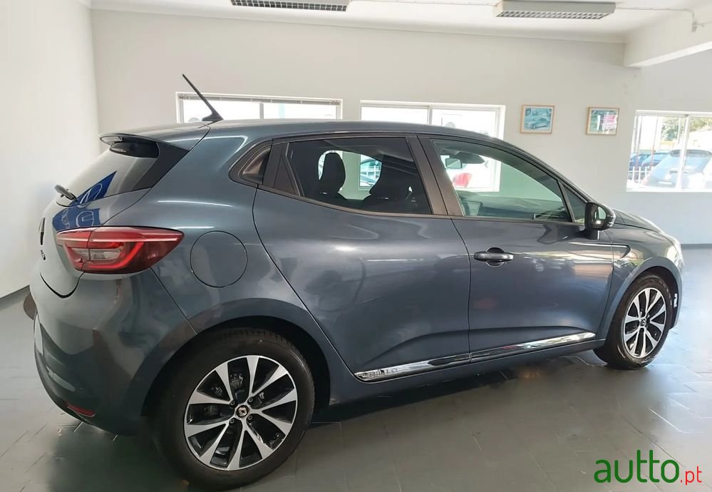 2021' Renault Clio photo #6