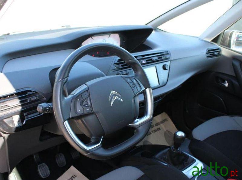 2015' Citroen C4 Grand Picasso photo #2