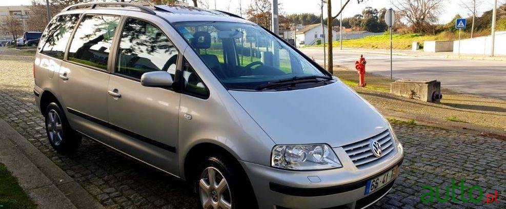 2002' Volkswagen Sharan Highline photo #1