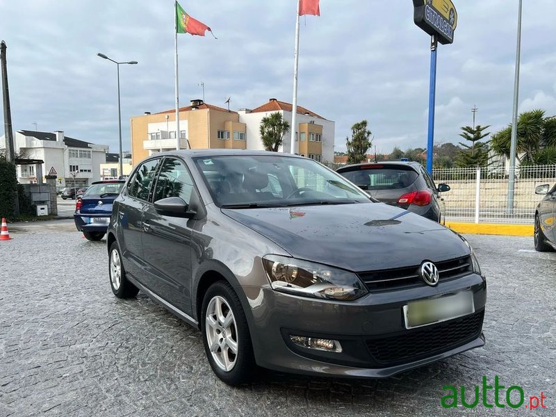 2010' Volkswagen Polo photo #1
