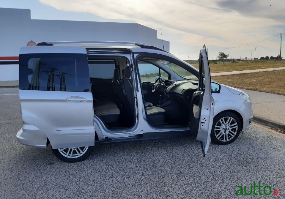 2015' Ford Tourneo Courier photo #5