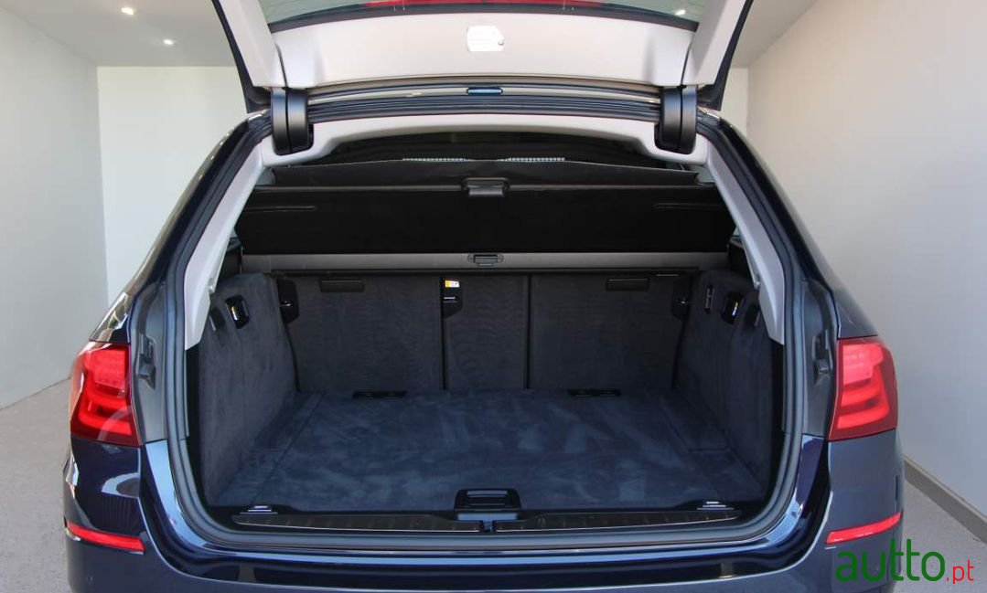 2010' BMW 523 photo #6