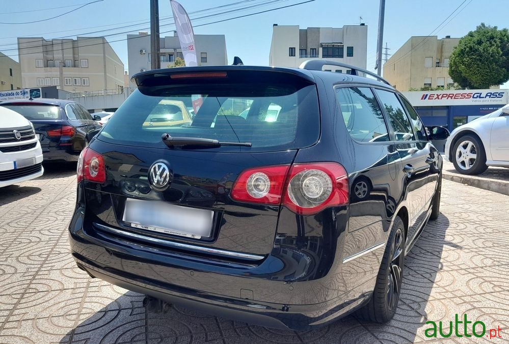 2010' Volkswagen Passat Variant photo #5