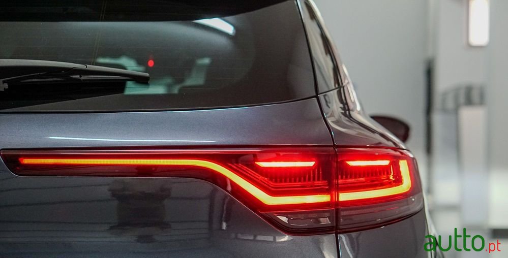 2023' Renault Megane Sport Tourer photo #6