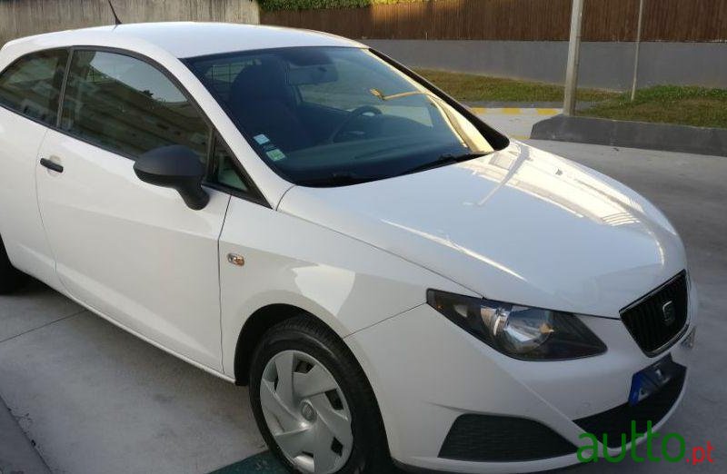 2010' SEAT Ibiza photo #1