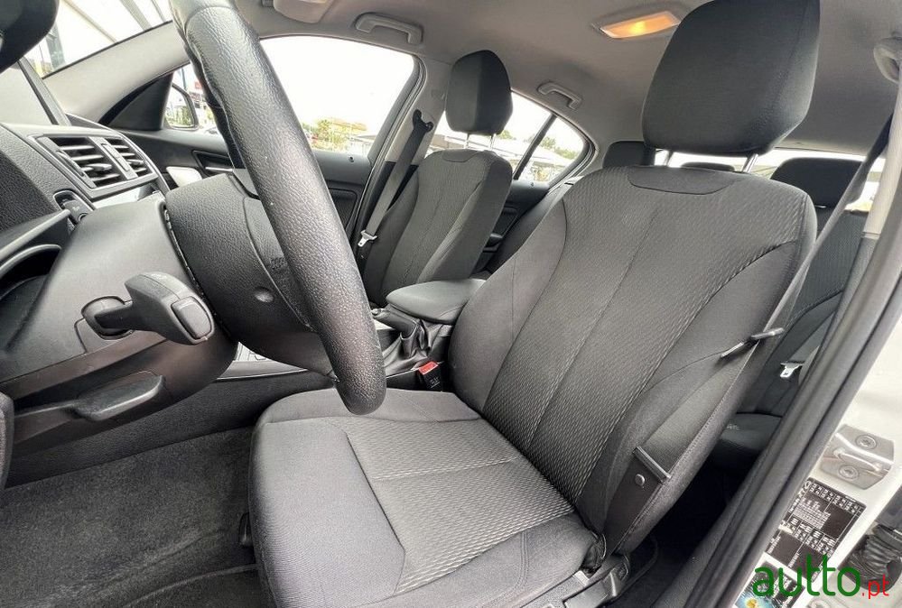 2016' BMW Série 1 D Line Urban photo #3