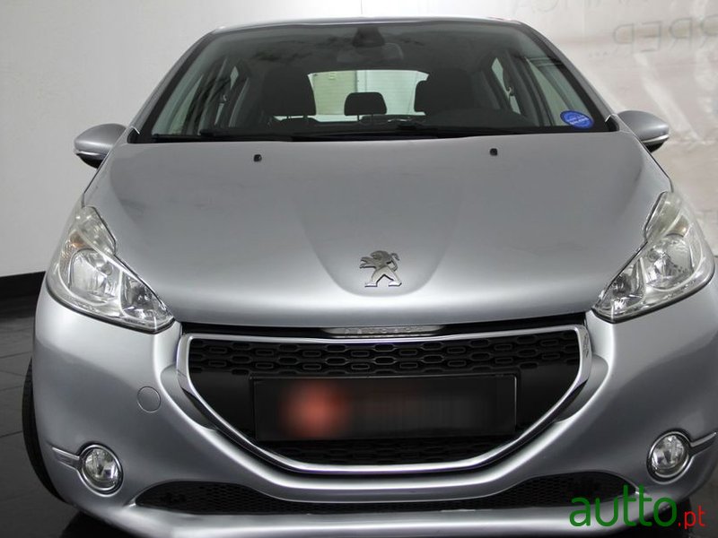 2014' Peugeot 208 photo #2