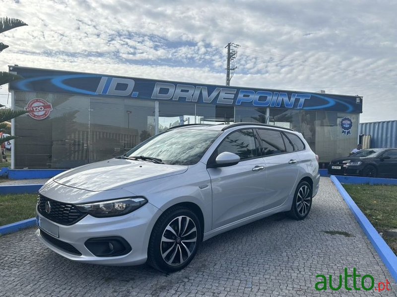 2019' Fiat Tipo Station Wagon photo #1