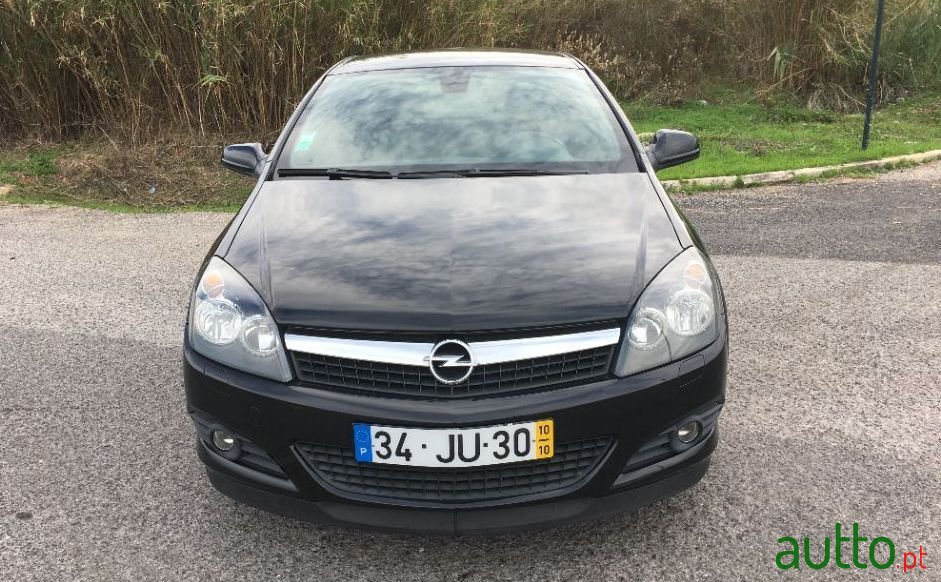 2010' Opel Astra Gtc photo #1