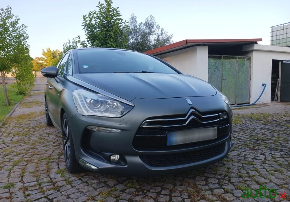 2013' Citroen DS5 photo #1