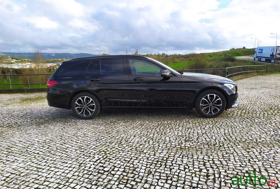 2017' Mercedes-Benz C-220 photo #3