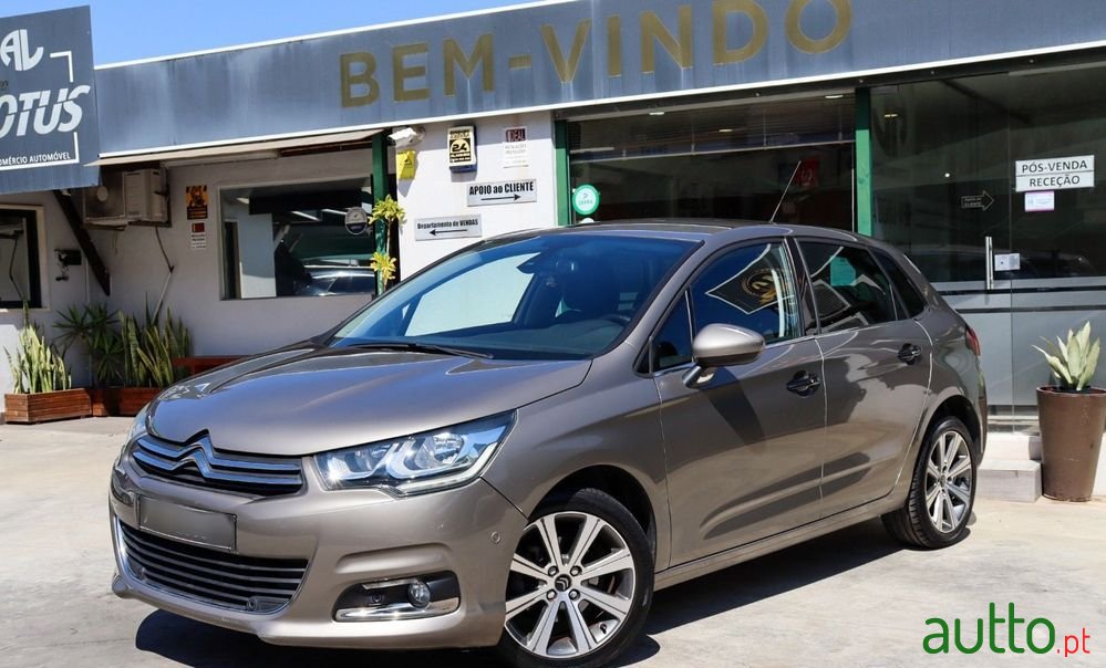 2017' Citroen C4 photo #3