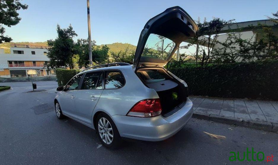 2008' Volkswagen Golf Variant photo #2