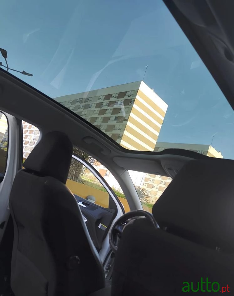 2018' Peugeot 308 Sw photo #2