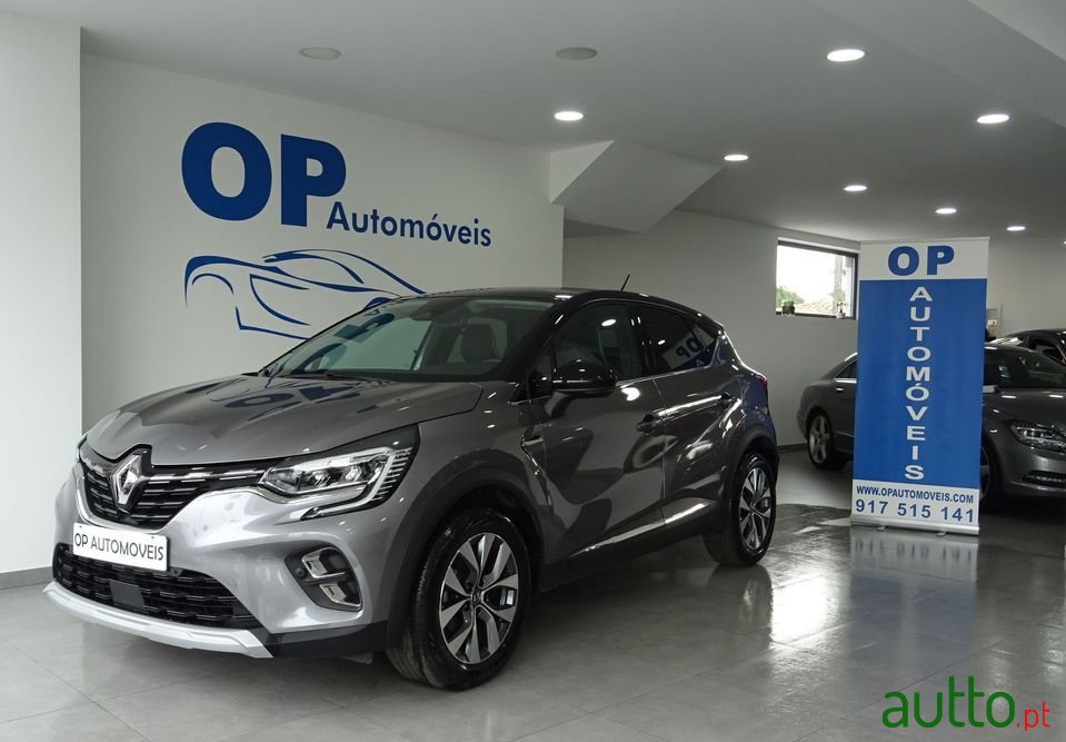 2020' Renault Captur photo #1