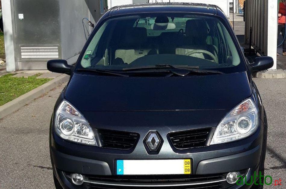 2008' Renault Grand Scenic photo #3