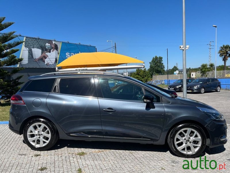 2018' Renault Clio Sport Tourer photo #6