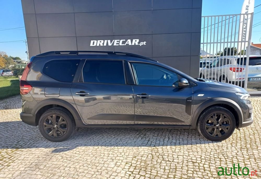 2023' Dacia Jogger photo #3
