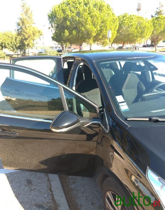 2013' Peugeot 208 photo #4