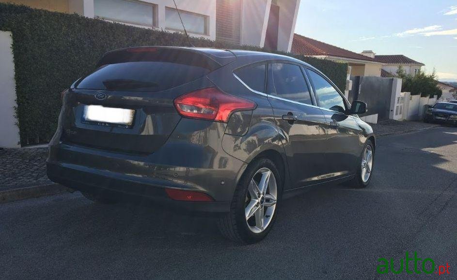 2015' Ford Focus photo #2