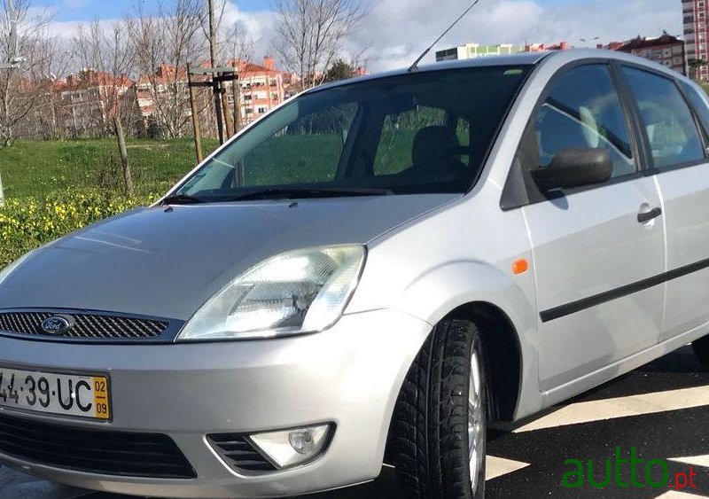 2002' Ford Fiesta 1.4 Guia photo #2