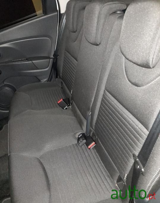 2018' Renault Clio Sport Tourer photo #6