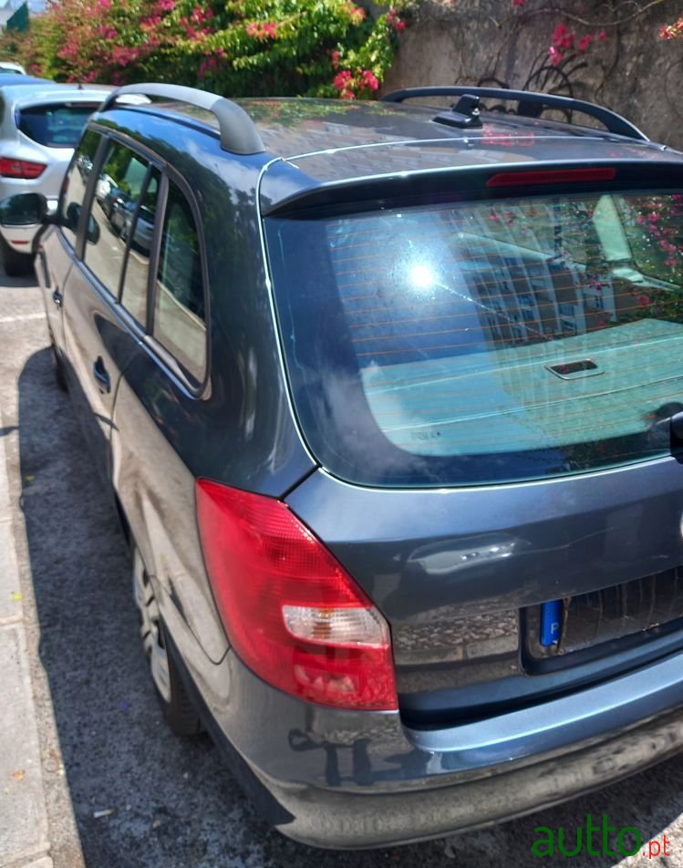 2010' Skoda Fabia Break photo #4