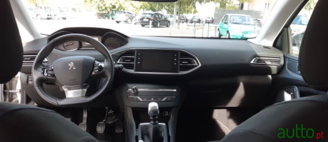 2019' Peugeot 308 Sw photo #1