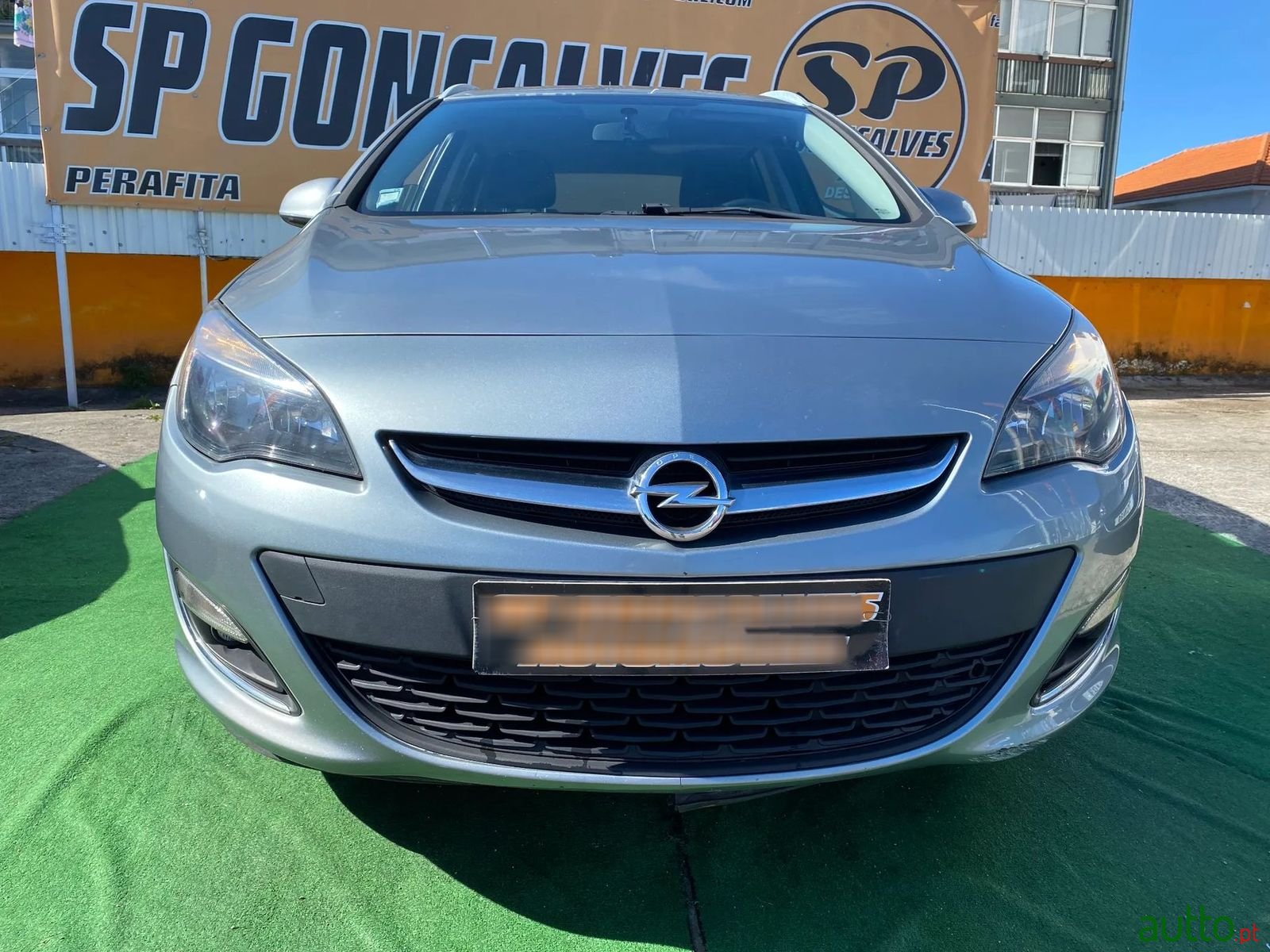 2013' Opel Astra Sports Tourer photo #3